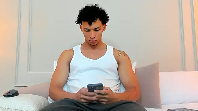 Snapshot of Dominick_star chatting on December 6, 3:30 am Dominick star online show from December 6, 3:30 am