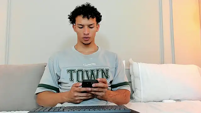 Snapshot of Dominick_star chatting on December 20, 3:36 am Dominick star online show from December 20, 3:36 am