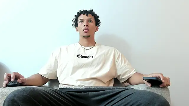 Snapshot of Dominick_star chatting on December 30, 3:25 am Dominick star online show from December 30, 3:25 am