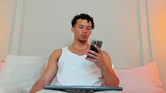 Snapshot of Dominick_star chatting on January 11, 3:13 am Dominick star online show from January 11, 3:13 am