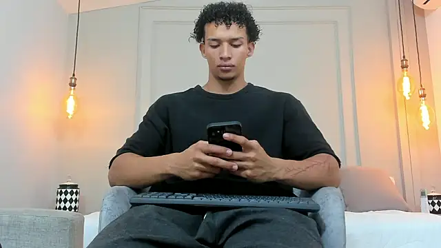 Snapshot of Dominick_star chatting on December 14, 3:51 am Dominick star online show from December 14, 3:51 am