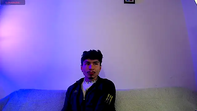 lauytiago online show from September 23, 1:21 pm