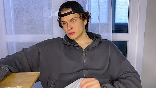 alyx garden online show from April 10, 2:35 pm