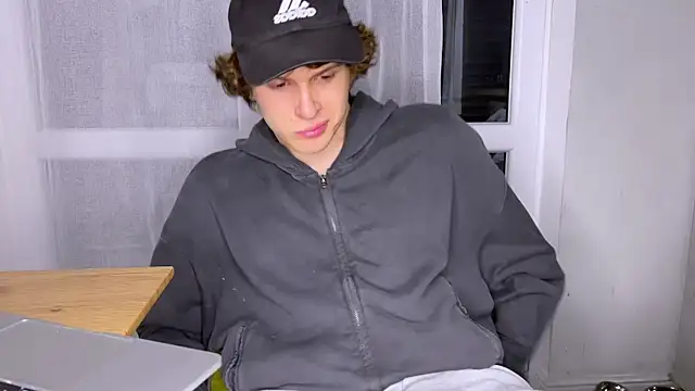 alyx garden online show from April 27, 6:46 pm