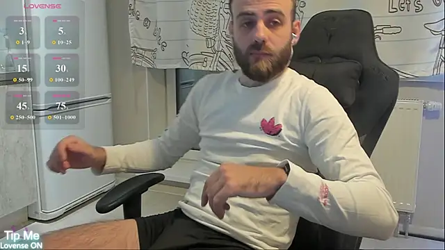 OtisRam online show from April 26, 6:48 pm