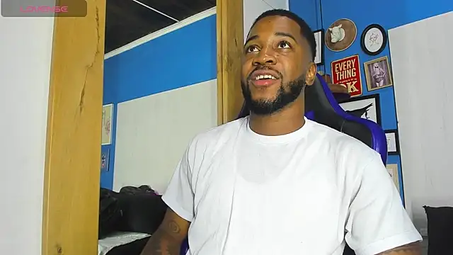 Snapshot of Drake_Nassir4 chatting on September 29, 9:10 pm Drake Nassir4 online show from September 29, 9:10 pm