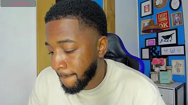 Snapshot of Drake_Nassir4 chatting on October 11, 9:08 pm Drake Nassir4 online show from October 11, 9:08 pm