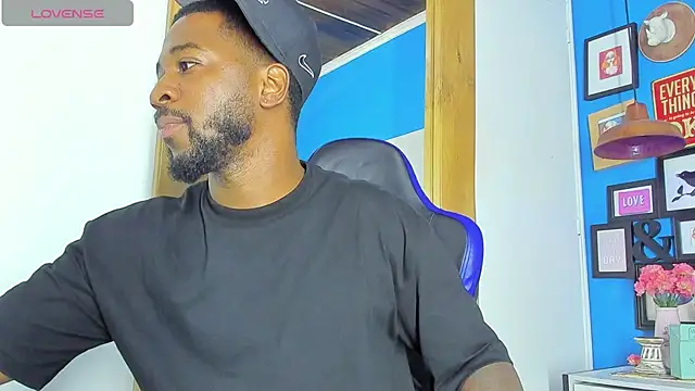 Snapshot of Drake_Nassir4 chatting on September 26, 9:23 pm Drake Nassir4 online show from September 26, 9:23 pm