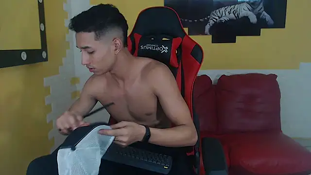 Snapshot of jose_sexycumm chatting on December 23, 7:20 pm jose sexycumm online show from December 23, 7:20 pm
