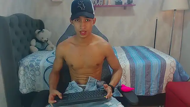 Snapshot of jose_sexycumm chatting on January 19, 7:58 pm jose sexycumm online show from January 19, 7:58 pm