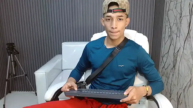 Snapshot of jose_sexycumm chatting on September 8, 7:13 pm jose sexycumm online show from September 8, 7:13 pm