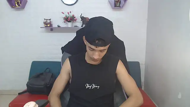 Snapshot of jose_sexycumm chatting on March 20, 8:19 pm jose sexycumm online show from March 20, 8:19 pm