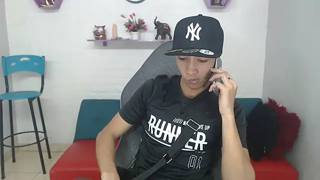 Snapshot of jose_sexycumm chatting on March 3, 6:18 pm jose sexycumm online show from March 3, 6:18 pm