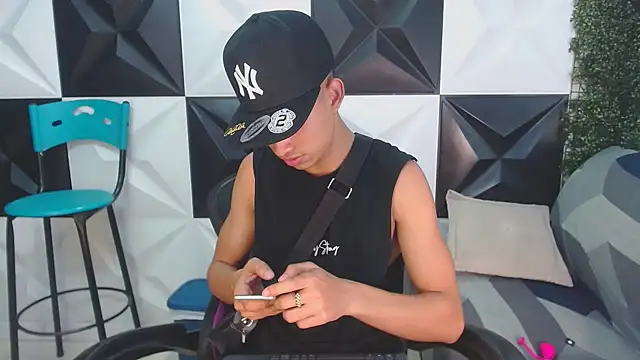 Snapshot of jose_sexycumm chatting on March 12, 7:49 pm jose sexycumm online show from March 12, 7:49 pm