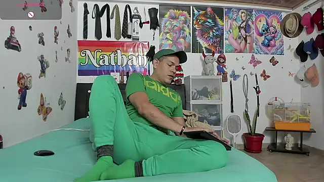 Snapshot of nathan_sanchez chatting on September 21, 1:17 am nathan sanchez online show from September 21, 1:17 am
