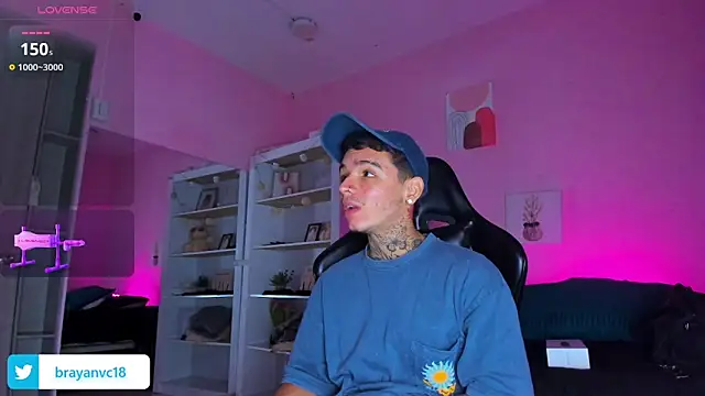Snapshot of Ian_Castillo_ chatting on October 10, 11:48 am Ian Castillo online show from October 10, 11:48 am