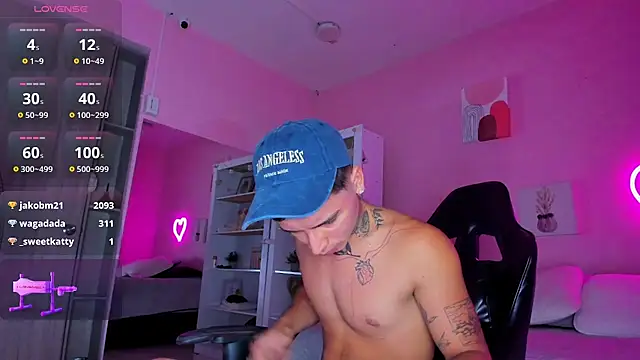 Snapshot of Ian_Castillo_ chatting on September 10, 1:54 pm Ian Castillo online show from September 10, 1:54 pm