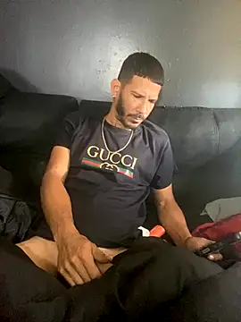 Snapshot of Chico_Bellaco chatting on October 18, 2:33 pm Chico Bellaco online show from October 18, 2:33 pm