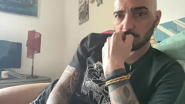 alessandromori91 online show from May 5, 9:00 am