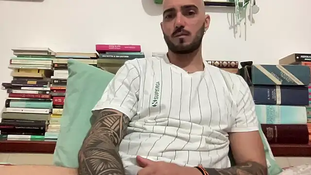 alessandromori91 online show from April 25, 9:12 pm