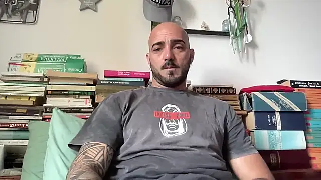 alessandromori91 online show from May 11, 8:27 am