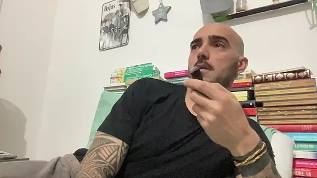 alessandromori91 online show from May 8, 11:16 pm