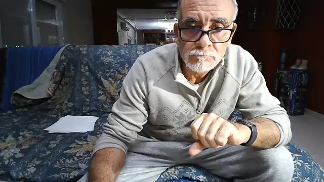 Snapshot of maduroguapo chatting on December 27, 10:26 pm maduroguapo online show from December 27, 10:26 pm