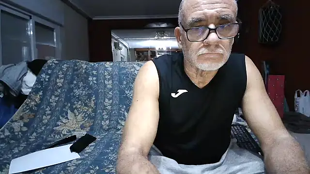 Snapshot of maduroguapo chatting on February 7, 10:09 pm maduroguapo online show from February 7, 10:09 pm