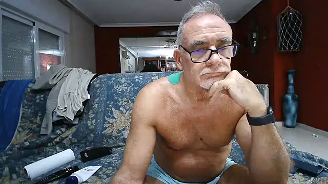 Snapshot of maduroguapo chatting on February 5, 5:43 pm maduroguapo online show from February 5, 5:43 pm