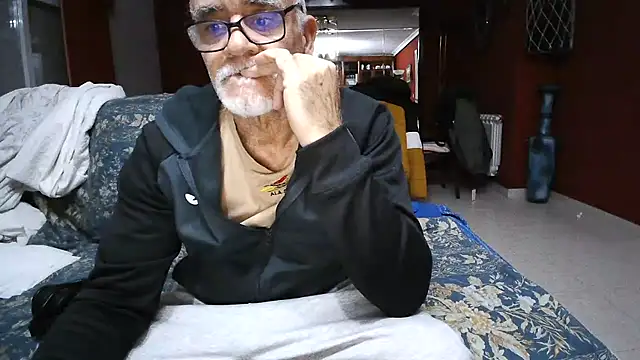 Snapshot of maduroguapo chatting on March 1, 10:21 pm maduroguapo online show from March 1, 10:21 pm