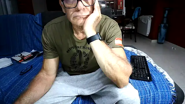 Snapshot of maduroguapo chatting on October 1, 9:52 pm maduroguapo online show from October 1, 9:52 pm