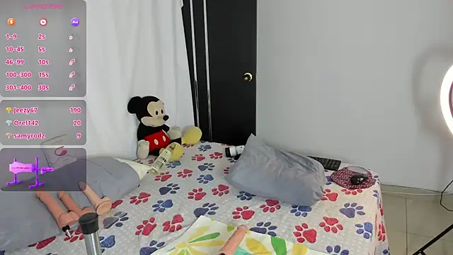 Snapshot of Benjamin_Buster chatting on February 16, 2:54 pm Benjamin Buster online show from February 16, 2:54 pm