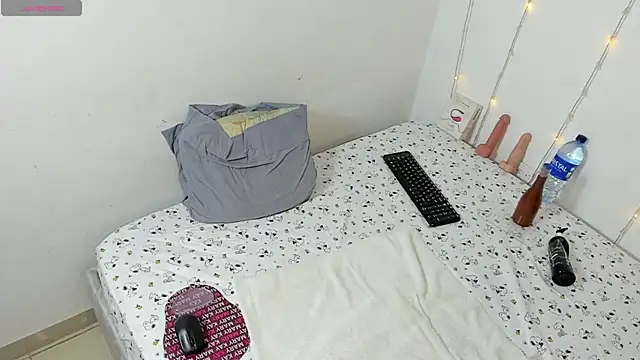 Snapshot of Benjamin_Buster chatting on September 15, 6:59 am Benjamin Buster online show from September 15, 6:59 am