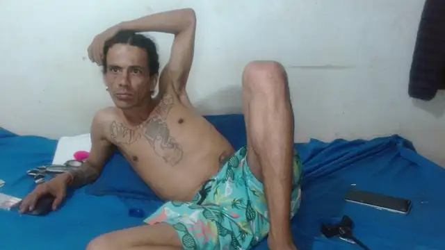 damian bottom bigcock online show from April 4, 10:07 pm