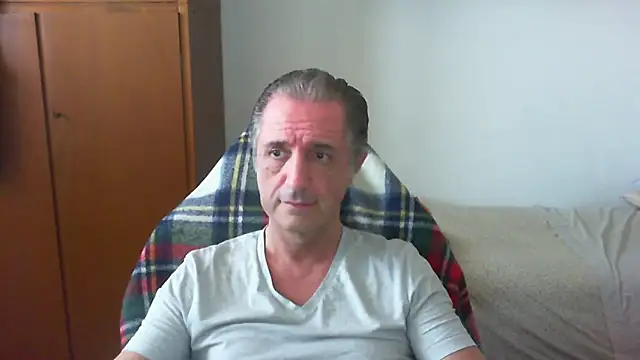 lliuk70mi online show from May 12, 12:35 pm
