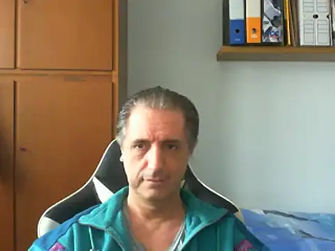Snapshot of lliuk70mi chatting on March 22, 1:08 pm lliuk70mi online show from March 22, 1:08 pm