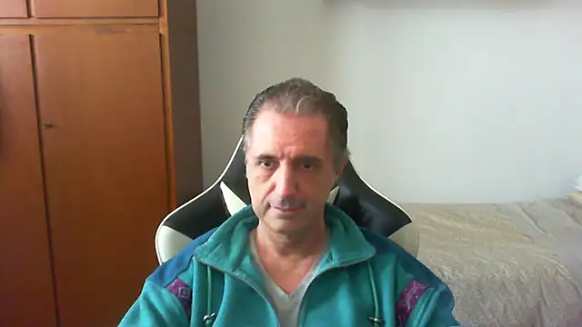 lliuk70mi online show from April 26, 12:13 pm