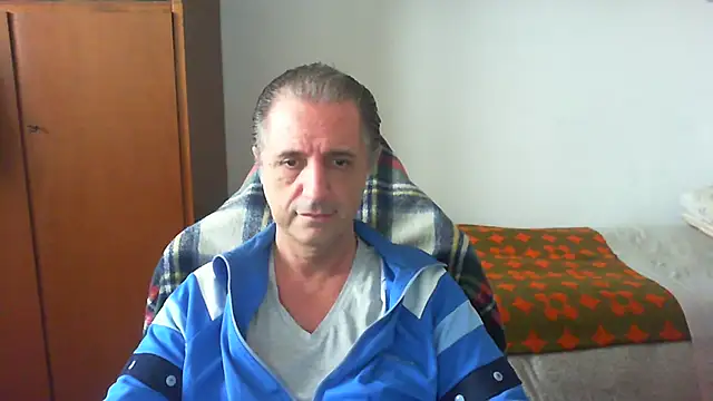 lliuk70mi online show from May 15, 2:47 pm