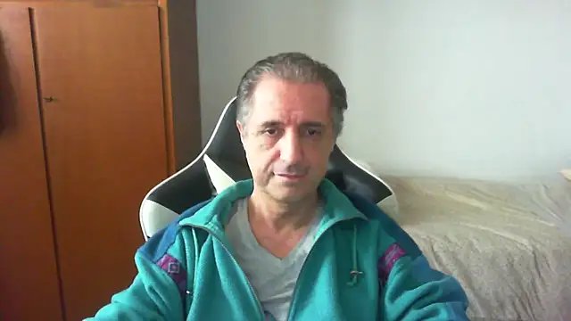 lliuk70mi online show from April 29, 3:17 pm