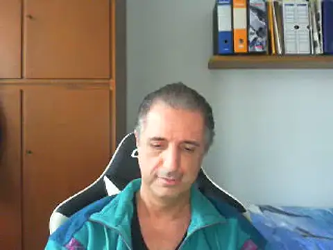 Snapshot of lliuk70mi chatting on December 9, 2:08 pm lliuk70mi online show from December 9, 2:08 pm