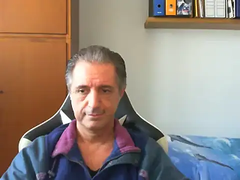 Snapshot of lliuk70mi chatting on February 2, 1:41 pm lliuk70mi online show from February 2, 1:41 pm