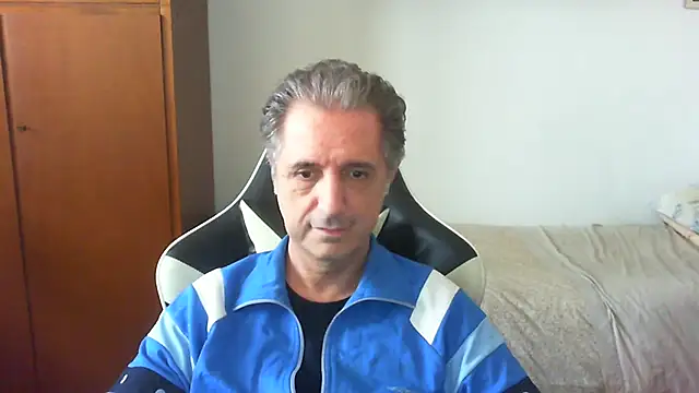 lliuk70mi online show from May 2, 1:03 pm