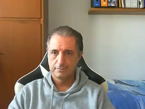 Snapshot of lliuk70mi chatting on December 24, 1:17 pm lliuk70mi online show from December 24, 1:17 pm