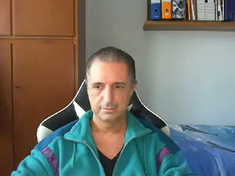 Snapshot of lliuk70mi chatting on December 11, 2:50 pm lliuk70mi online show from December 11, 2:50 pm