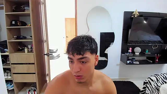 Cristhian Evans online show from October 19, 2:09 pm