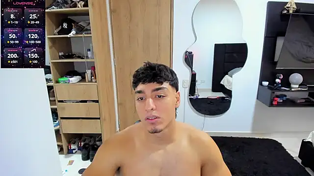 Snapshot of Cristhian_Evans chatting on September 20, 2:28 pm Cristhian Evans online show from September 20, 2:28 pm
