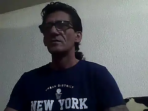 Snapshot of Zgodanilep chatting on December 14, 3:15 pm Zgodanilep online show from December 14, 3:15 pm