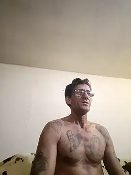 Snapshot of Zgodanilep chatting on December 23, 7:09 pm Zgodanilep online show from December 23, 7:09 pm