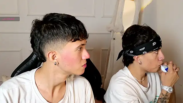 Justyn Ross online show from October 28, 5:54 am