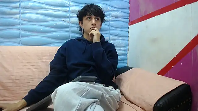 Felipe Browns online show from February 10, 1:11 pm